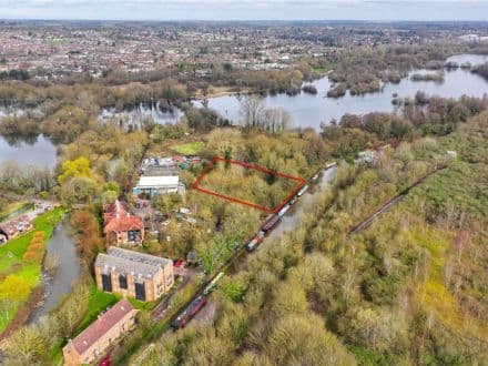 Land North East Spring Well Lane, Rickmansworth, WD3 8UX